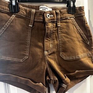Abercrombie Kids High-Rise Mini Mom Shorts – Brown – Size 13/14